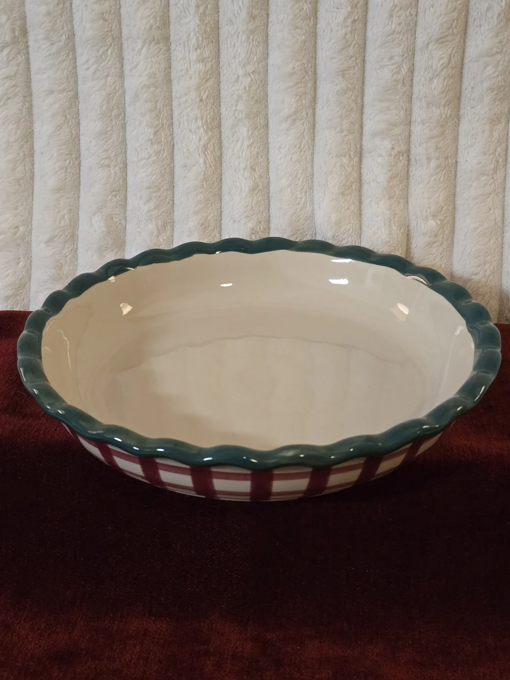 Cottagecore Fall / Christmas Red Checked Ceramic Pie Pan Green Ruffled Rim 10.5